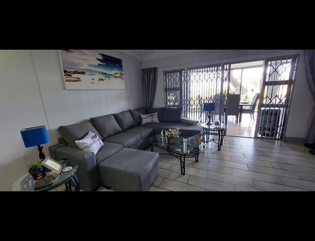4 BEDROOM APARTMENT FOR SALE IN MARGATE BEACH